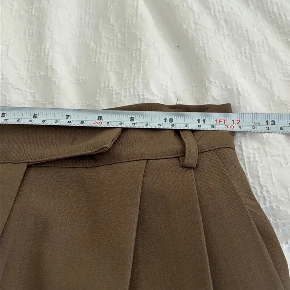 The Frankie Shop
Brown Bea Straight-leg. Size XS L 23" Cropped - Picture 13 of 17